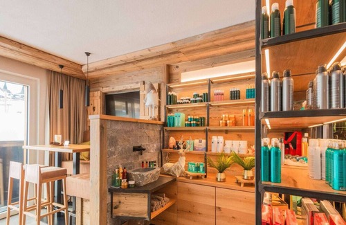 Rauris Apartment | Golden Lodges Rauris Resort with ski storage