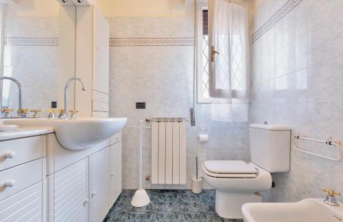 Lido di Camaiore Apartment | GOLDEN LUXE - Crispi Apartment in Lido di Camaiore