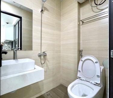 Hai Ba Trung Apartment | GOLDEN Luxury House-French Niche Place in Centre-Rooftop Pool-Free EarlyCheckin