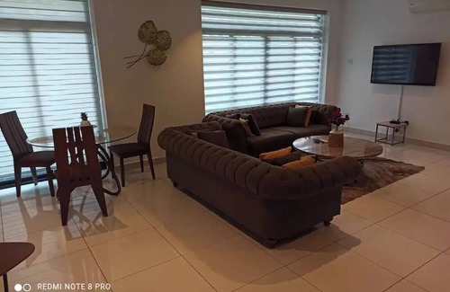 Cantonments Apartment | Golden palace -Free Wifi, Gym & Pools,en-ensuite