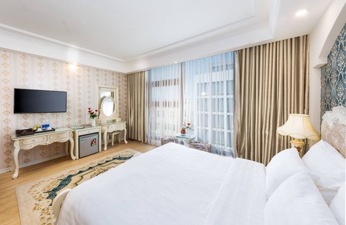 Son Tra Hotel | ⭐ ⭐ ⭐ ⭐ GOLDEN ROSE HOTEL - CÁCH BÃI BIỂN 300M