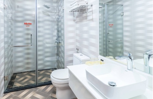 Son Tra Hotel | ⭐ ⭐ ⭐ ⭐ GOLDEN ROSE HOTEL - CÁCH BÃI BIỂN 300M