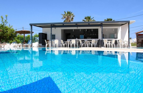 Tingaki Apartment | Golden Sun
