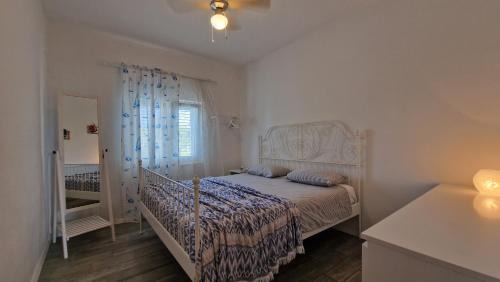 Ugljan Apartment | Golden sunset apps