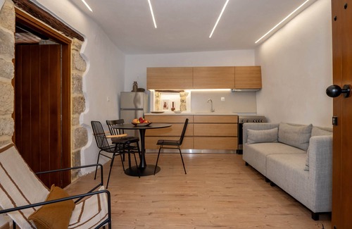 Maroulas Villa | Golden Theros villa,Village Experiene in Maroulas