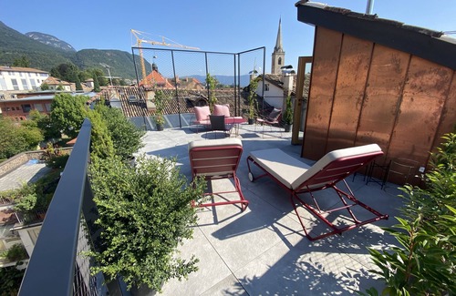 Caldaro Sulla Strada del Vino Apartment | Goldengel Suite 3 60sqm suite with roof terrace, air conditioning, WiFi