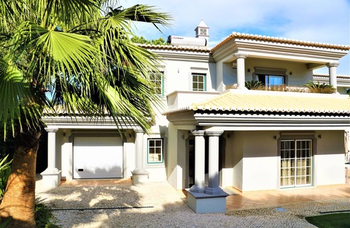 Vale do Garrao House | Golf and Beach Villa in Algarve, Portugal