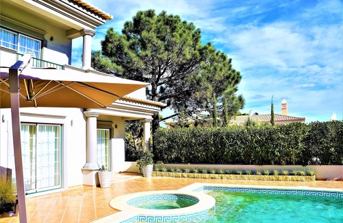 Vale do Garrao House | Golf and Beach Villa in Algarve, Portugal