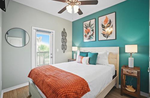 Port Aransas House | Golf Cart - Walk to Beach - Pool - Pets - Floor BR