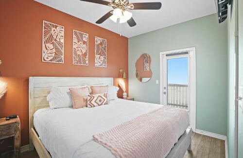 Port Aransas House | Golf Cart - Walk to Beach - Pool - Pets - Floor BR