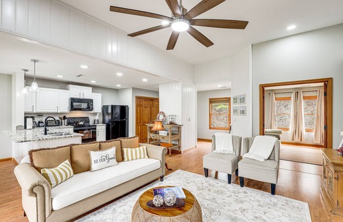 Mountain Air Condo | Golf Course Views: Condo in Blue Ridge Mountains!