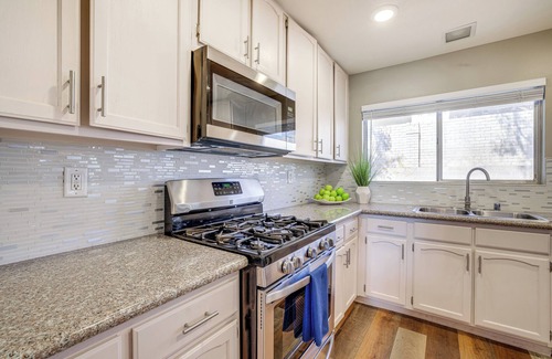 Green Valley North House | Golf, Shop & Explore: Sleek Getaway in Henderson!