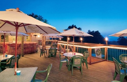 Cheat Lake Apartment | Golf & Spa Retreat: Lakeview Resort Studio w Pool & Spa Sauna