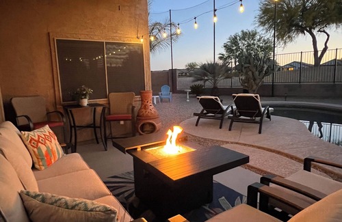 San Tan Valley House | Golfer's Paradise!-On Johnson Ranch Golf Course with pool!