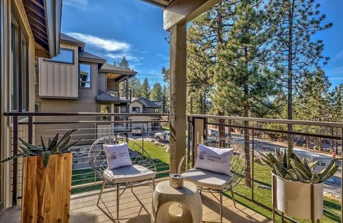 South Lake Tahoe Villa | Gondola Vista 18 - 4 Br Townhouse