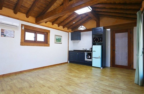 Pudo-gol House | Gongju Sangsin Heuljip Pension