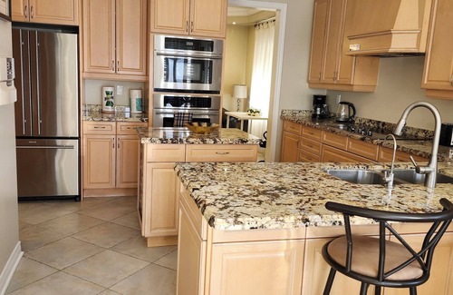 Vaughan House | Good Stay at Maple
