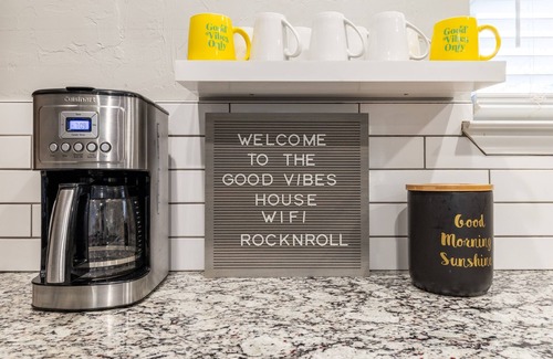 Chickasha House | Good Vibes Chickasha | Fiber | Dog Friendly | W/D