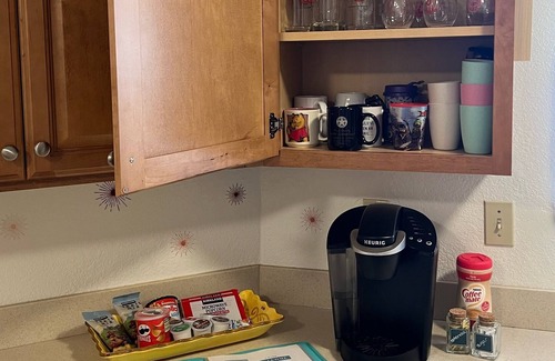 Tucson House | Good vibes only at the Desert Townhouse! 3 bdrms + pool