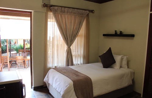 Bedfordview House | Goodnight Guest Lodge