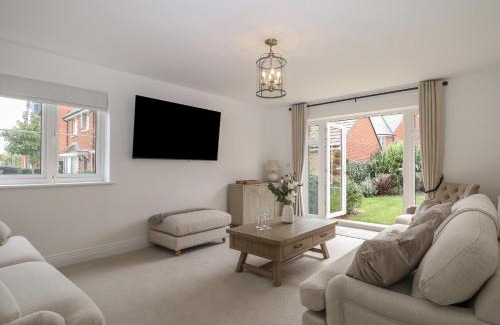 Chichester House | Goodwood Retreat