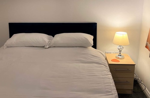 Corby House | Goodwood View perfect for contractors or families