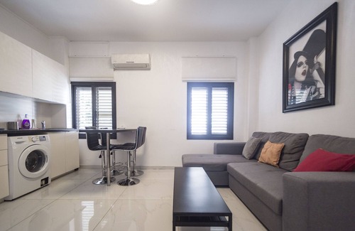 Tel Aviv Promenade Apartment | GORDON BEACH 2 rooms