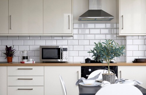 Watford Town Centre Apartment | Gorgeous 2Bedroom/2Bathroom Flat with FREE WIFI and Parking