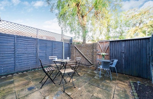 Fortune Green Apartment | Gorgeous 3 bed flat w/great central location