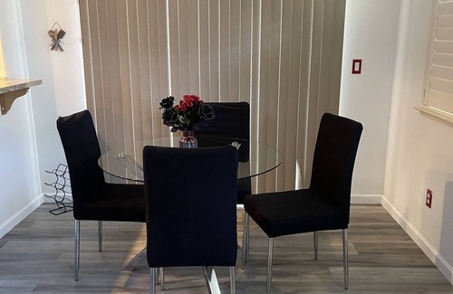 Fairfield House | Gorgeous 3 Bedroom 2.5 Bath Home, Self Check In