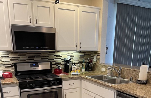 Fairfield House | Gorgeous 3 Bedroom 2.5 Bath Home, Self Check In