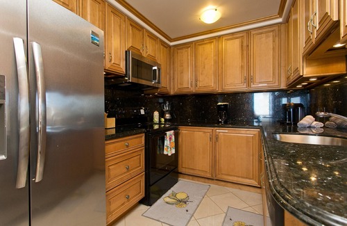 Waikiki Condo | Gorgeous 3 Bedroom Condo as Close to the Beach as You Can Get! 30 day rental