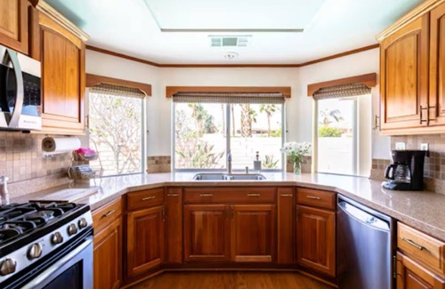La Quinta House | Gorgeous 3-bedroom house with Pool & Spa in La Quinta also with Game room