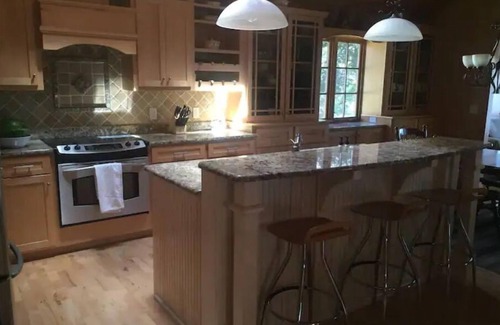 Madison Lake House | Gorgeous 4 BR lake home with beachside cabana!