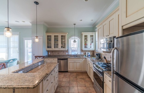 Cape Charles House | Gorgeous 4BR Home With Panoramic Sunsets & Walking Distance to Private Beach!