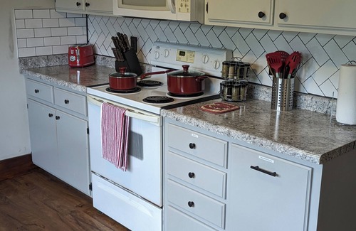 Russellville Apartment | Gorgeous apartment in the upstairs of a 1930 craftsman style home