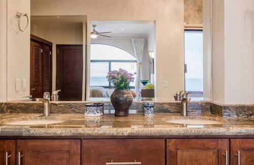 San Jose del Cabo Condo | Gorgeous Beachfront Condo!! Luxury 2 Story Conde On The Sea Of Cortez!!
