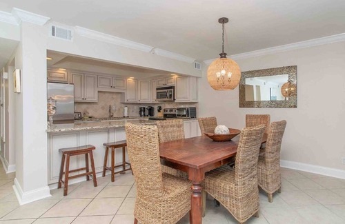 Ono Island Condo | Gorgeous beachfront condo, shared pool and beach access