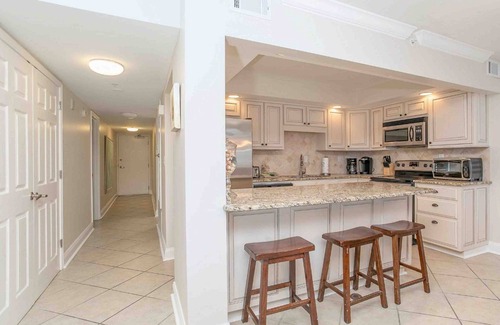 Ono Island Condo | Gorgeous beachfront condo, shared pool and beach access
