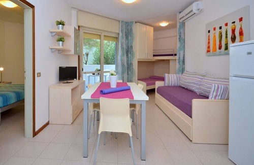 Lignano Sabbiadoro Apartment | Gorgeous Bright Apartment in a Poolside Residence