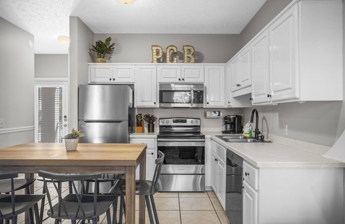 Bel Air House | Gorgeous, Bright Townhome Close to Beach!