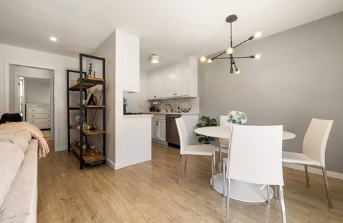 Ocean Park Apartment | Gorgeous Chic 1BR Spacious Santa Monica Beach Gem