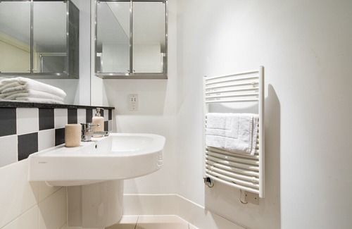 Spitalfields Apartment | Gorgeous City Centre Apt- 2Bed 2Bath & Free parking