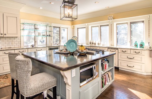 Colorado Springs House | Gorgeous Colorado Farmhouse Getaway in Forest, yet 10 min from town: NO EVENTS