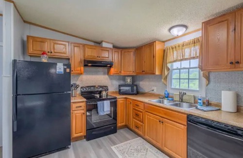 Marion House | Gorgeous Country Views in Southwest Virginia—Dog-Friendly