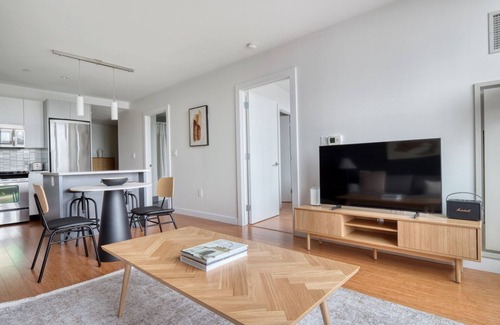 Chinatown Apartment | Gorgeous Downtown 1BR w/W/D & Gym, nr Greenway, by Blueground