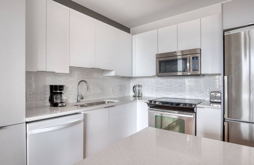 Chinatown Apartment | Gorgeous Downtown 1BR w/W/D & Gym, nr Greenway, by Blueground