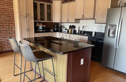 Downtown West House | ☆ Gorgeous Downtown Loft ☆ Walk to Busch Stadium☆