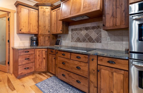 Eden House | Gorgeous Eden 5200 sq ft Home Near 3 Ski Resorts