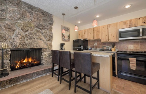 Rendezvous Apartment | Gorgeous end unit, over the Fraser River in downtown Winter Park